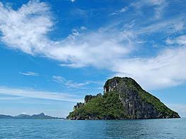 desination yacht charter to phi phi epic charters